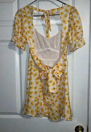 Boutique 1978 And Company Yellow Floral Dress 💛🌻 thumbnail 3