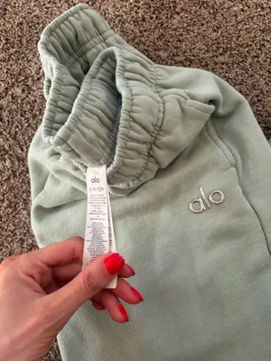 Alo Yoga Sweatpants thumbnail 2