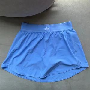 Alo Yoga Match Point Tennis Skirt Crystal Clear Blue M thumbnail 2