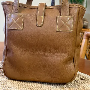 Vintage Dooney & Bourke Norwalk Leather Bucket Shoulder Bag Dark Tan / Lt Brown thumbnail 8