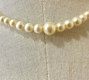 1928 faux pearl single strand necklace thumbnail 2