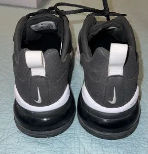 Nike Air Max 270 Shoes thumbnail 4