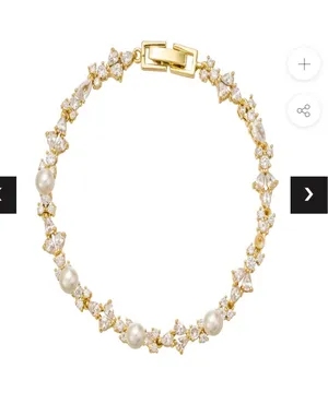 Untamed Petals Gold Bracelet thumbnail 1