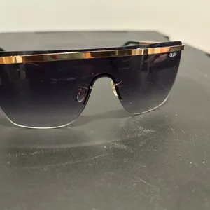 Quay Australia Gold Black Frameless Sunglasses thumbnail 10