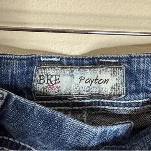 BKE Payton distressed dark wash denim jeans size 30R ladies thumbnail 7
