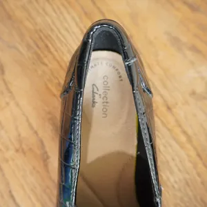 Clarks Collection Women's 8 Black‎ Croc Embossed Patent Leather Wedge Loafers thumbnail 6