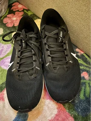 Nike Pegasus 40 Running Shoes Black White US 8.5 EU 40 thumbnail 2