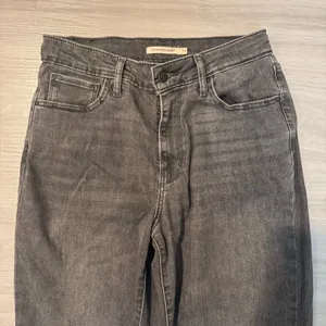 Levi’s women’s 721 high rise skinny jeans gray black denim size 29 thumbnail 3