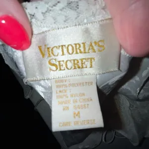 Victoria’s Secret‎ lace silky camisole medium thumbnail 7