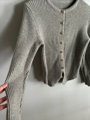 Common Sense Gray Ribbed Knit Cardigan M Gold Button Split Hem Fitted Sweater thumbnail 5