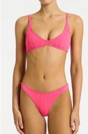 Triangl pink bikini thumbnail 1
