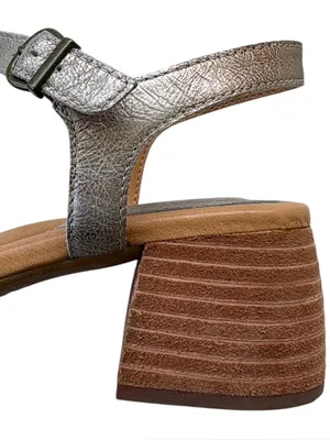 EUC Born Leather Shonie Heeled Sandals Gold Size 8 Retail $130.00 thumbnail 4
