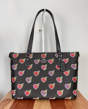 NWT Coach Gallery Tote Bag With Heart Bolt Print‎ thumbnail 1