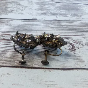 Vintage Screw On Earrings - Purple Gems and Faux Pearls - Poor Condition thumbnail 4