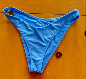 Blue Abercrombie Bikini thumbnail 3