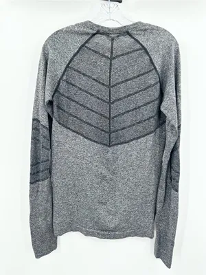 Oiselle Gray Birds of a Feather Long‎ Sleeve Running Shirt Black Chevron Large thumbnail 2