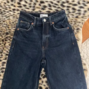 ZARA Dark Wash High Rise Wide Leg Jeans thumbnail 2
