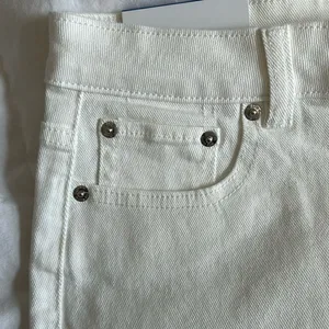 Juicy Couture White Denim Jean shorts, Size 10, 4” inseam, NWT thumbnail 5