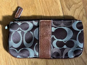 Coach Signature Multi Pouch Makeup Cloth Leather Beige Brown - Strap is missing thumbnail 1
