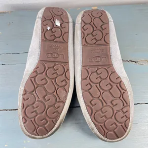 UGG Ansley Light Grey Suede Sheepskin Lined Moccasin Slippers Womens 10 thumbnail 5