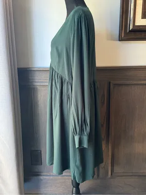 Knox Rose Women's Boho V-Neck Long Sleeve Dress in Forest Green large thumbnail 3