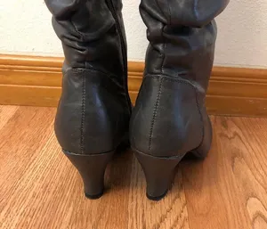 Women’s gray boots size 10 thumbnail 4