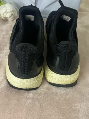 Adidas UltraBoost Mens Size 9.5 Running Shoes Core Black thumbnail 3