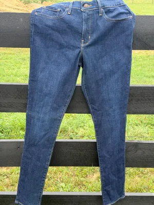 Levi’s Dark Indigo Shaping Skinny size 31 Inseam 32 NWOT thumbnail 3
