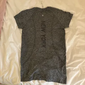Grey Lululemon swiftly tech short sleeve top thumbnail 3
