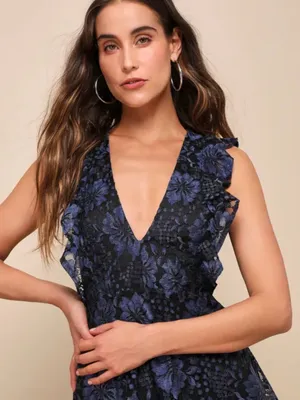 Lulus Molinetto Lace Ruffled Tiered Sleeveless Maxi Dress Floral V-Neck thumbnail 3