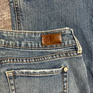 Y2K B Huntington blue bootcut jeans with‎ distressed details thumbnail 5