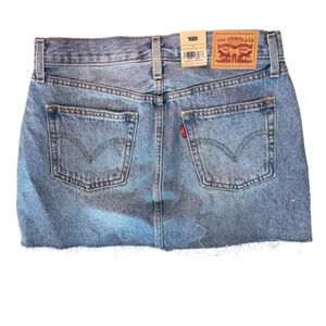NWT‎ Levi's Icon Denim Mini Skirt High Rise Raw Hem Light Wash Size 28 thumbnail 6