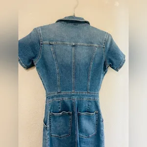 Good American denim jumpsuit, and it has a very clean, modern-utility vibe SZ 2 thumbnail 13