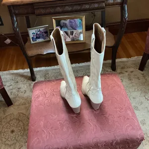 Crown Vintage Sila Embroidered Western Boots in White Sz 7 EUC thumbnail 10