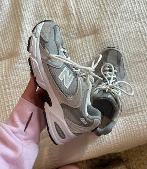Sneakers thumbnail 3