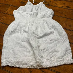 Arizona Jean Co White Seersucker Halter Top Smocked‎ Crochet Lace Trim Womens M thumbnail 3
