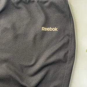 Reebok Capri Play Dri athletic pants.  Size Large. thumbnail 3