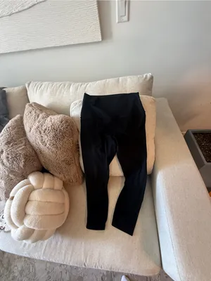 Lululemon High-Rise Black Women's Align Leggings thumbnail 9
