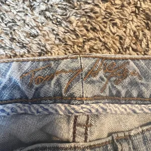 Vintage‎ Tommy Hilfiger Women Light Wash Distressed Flare Jeans Size 14R thumbnail 3