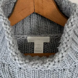 H&M Gray Crop Chunky Cable Knit Wool Blend Turtleneck Sweater thumbnail 2