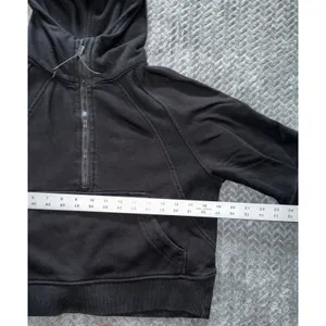Lululemon Women's Scuba Hoodie Black 1/2 Zip Cropped Thumbholes Sz 4 thumbnail 6