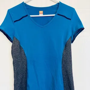 Lucy Power Athletic Top Womens Small Blue V-Neck Short Sleeve Supplex Yoga Shirt thumbnail 1