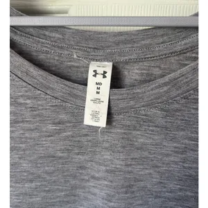 Under Armour Gray Long Sleeved Tee - Medium thumbnail 4