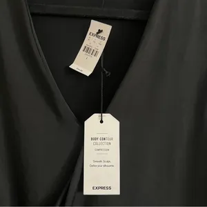 NWT Express Body Contour Silky Wrap Tank Top Shell V-Neck Black Sz L thumbnail 10