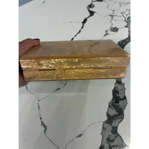 Lulu's Pearlescent Pink Acrylic Box Clutch with Gold Ring Handle thumbnail 6