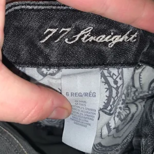 American Eagle distressed washed black 77 Straight 6 jeans thumbnail 2