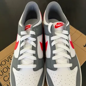 New NIKE Dunk Low Next Nature GS 'Smoke Grey Light Crimson' thumbnail 6