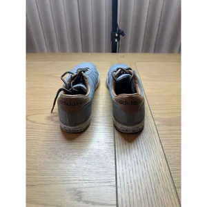 Adidas 7.5 Gray Canvas Sneakers Brown Accents Casual Stylish Footwear Mens thumbnail 3