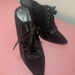 Witchy Boots Size 9 Ladies Wild Diva Lace Up 4” Heels thumbnail 9