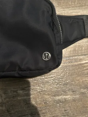 lululemon athletica Black Sling Waist Pack Belt Bag thumbnail 2